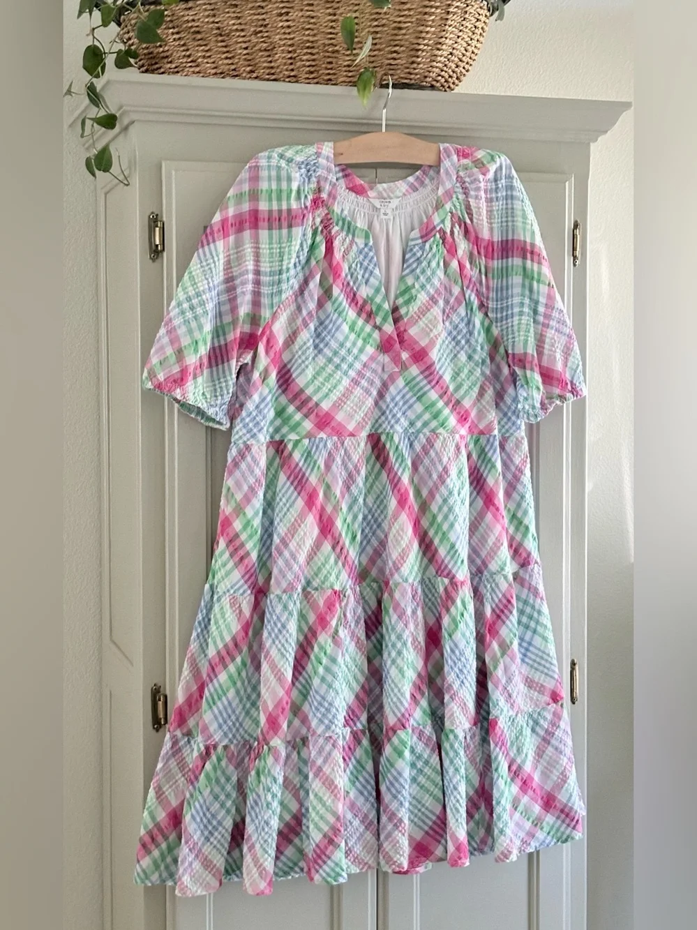 Crown & Ivy Tiered Skirt Seersucker Cotton Split Neck Puff Sleeve Dress | Size L - Picture 2 of 8